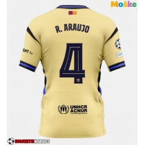 Moške Nogometnih dresov Barcelona Ronald Araujo #4 Gostujoči 2025-26 Kratki rokavi